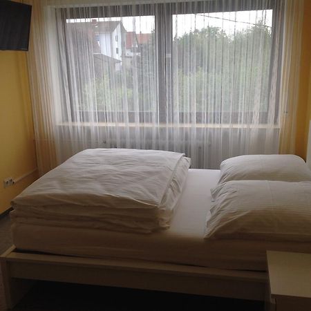 Hotel-Pension Schlossgarten Trippstadt Buitenkant foto