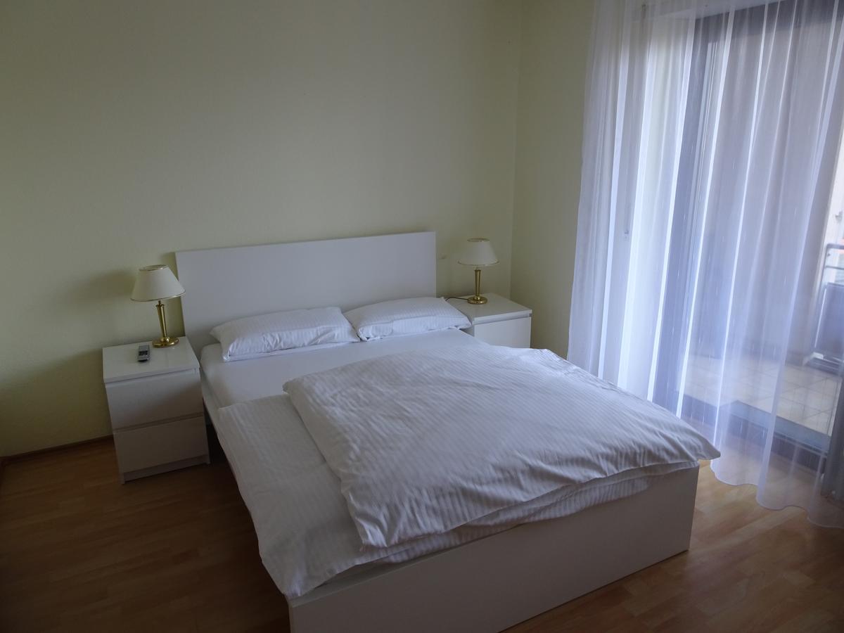 Hotel-Pension Schlossgarten Trippstadt Buitenkant foto