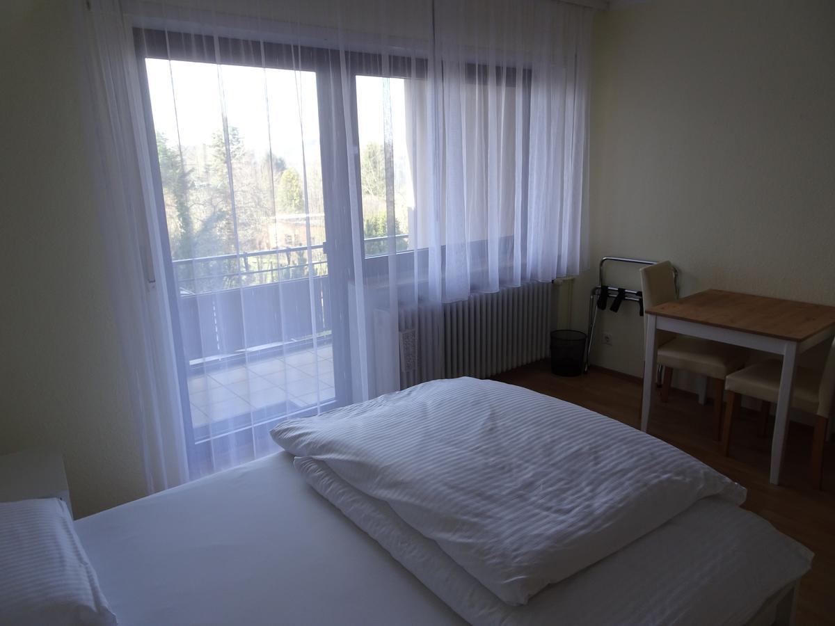 Hotel-Pension Schlossgarten Trippstadt Buitenkant foto