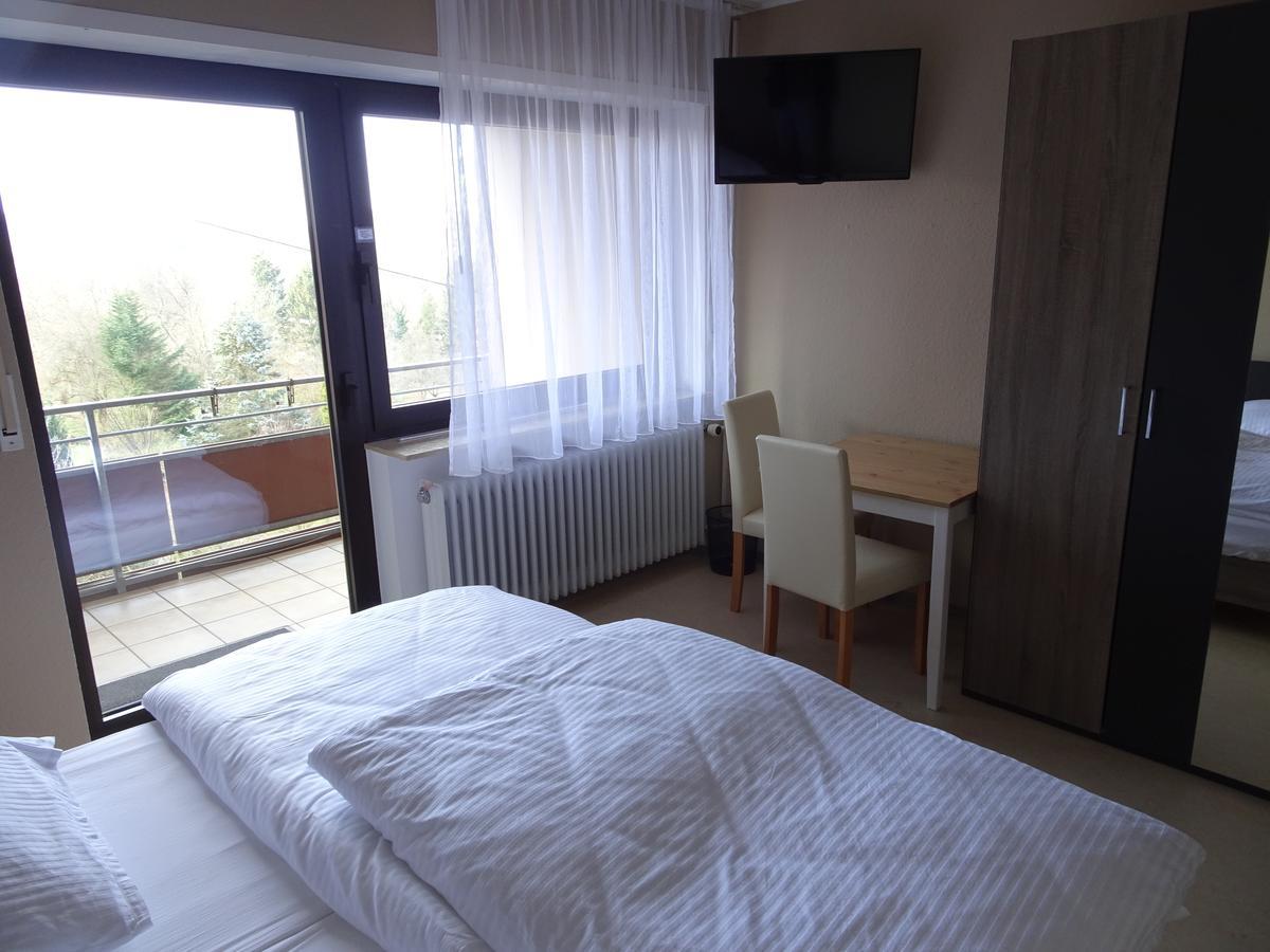 Hotel-Pension Schlossgarten Trippstadt Buitenkant foto